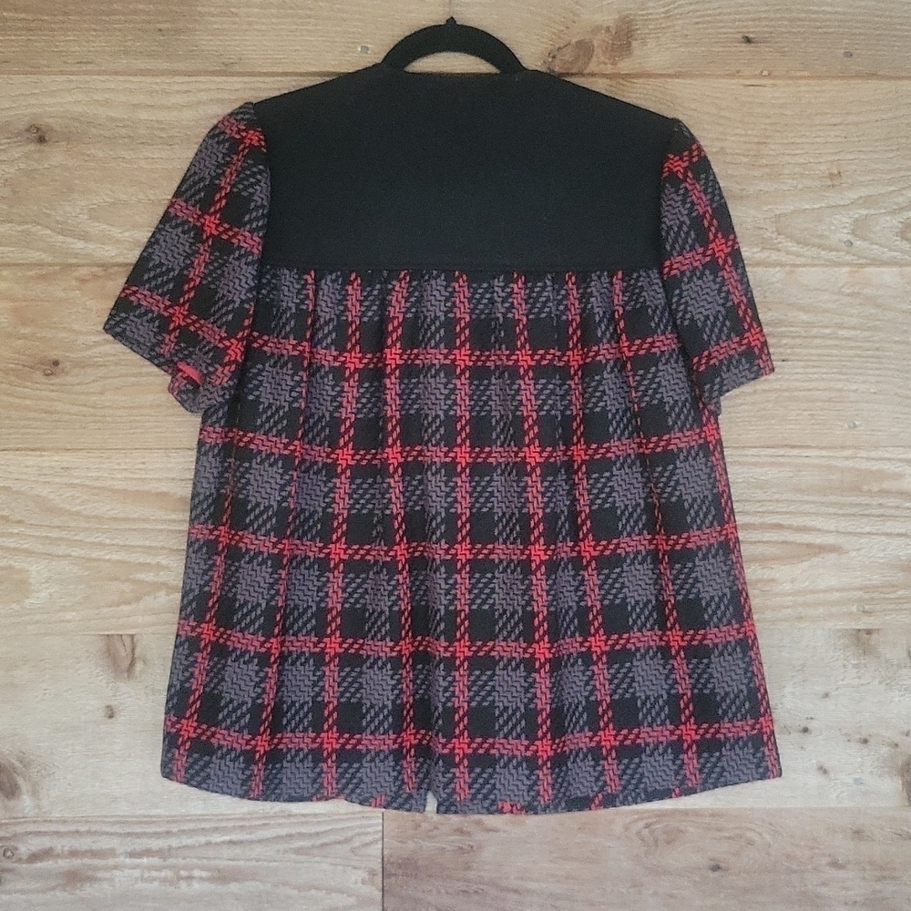 Badgley Mischka Gray, Black, and Red Plaid Short Sleeve Coat - Picture 6 of 6